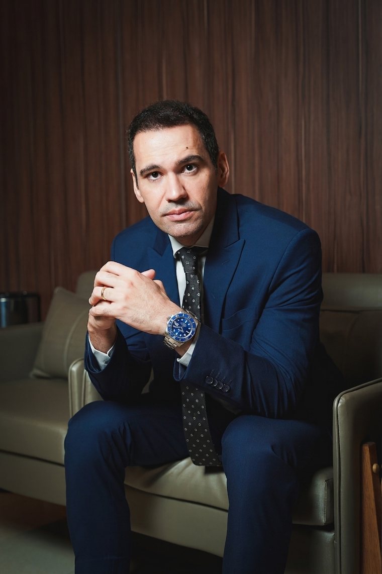 Dr. Fábio Faleiro Vieira, cirurgião robótico digestivo e fundador da FF.AI